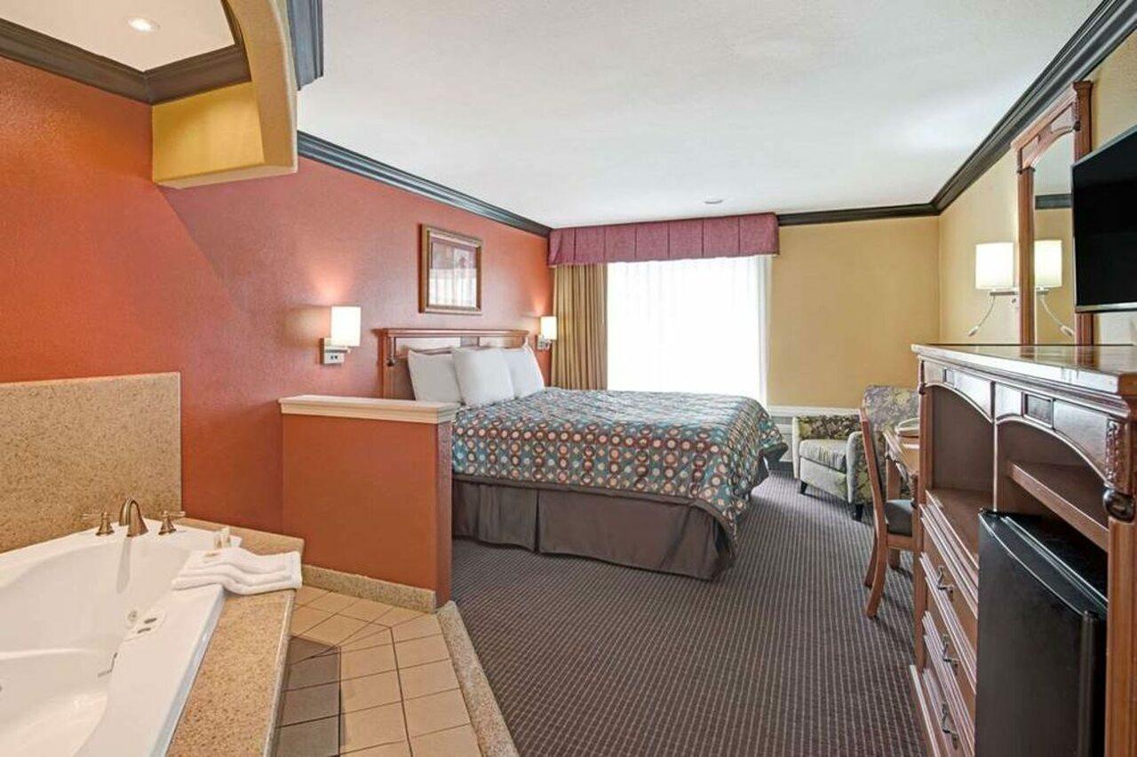 Quality Inn & Suites Sacramento Zewnętrze zdjęcie