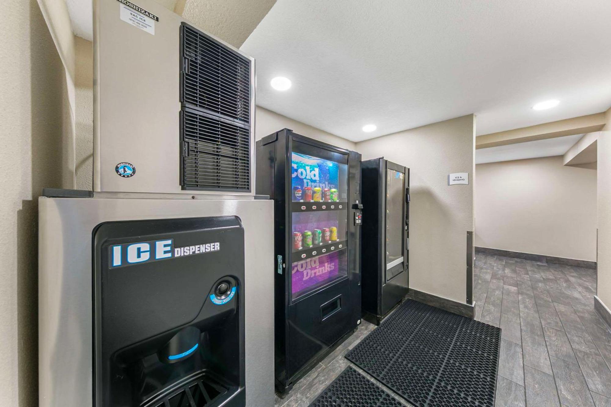 Quality Inn & Suites Sacramento Zewnętrze zdjęcie
