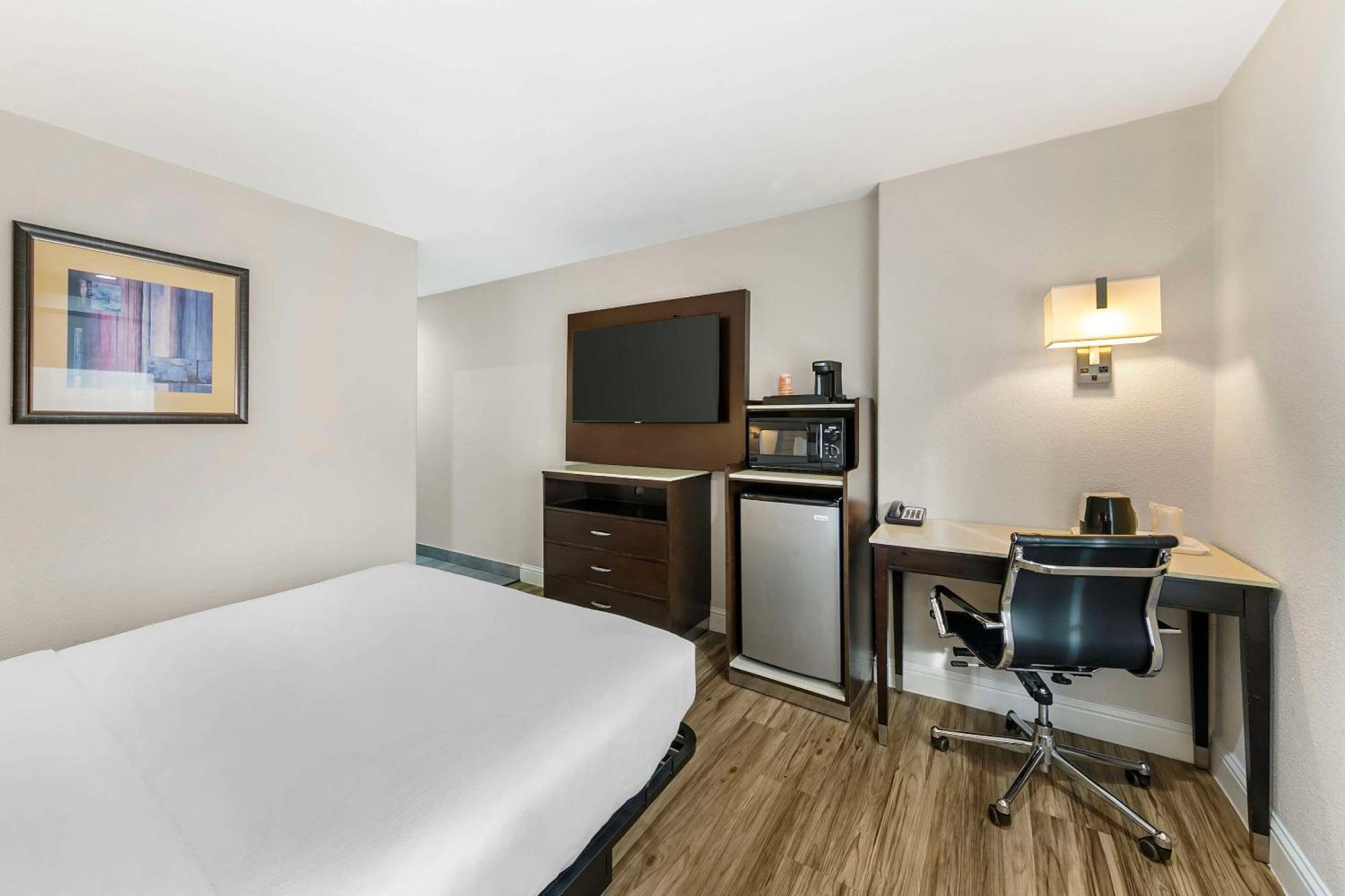 Quality Inn & Suites Sacramento Zewnętrze zdjęcie