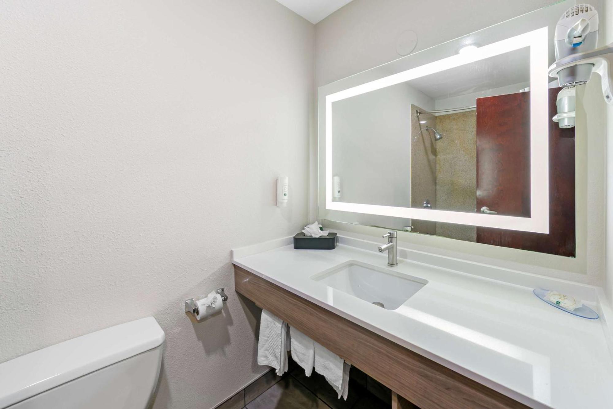 Quality Inn & Suites Sacramento Zewnętrze zdjęcie
