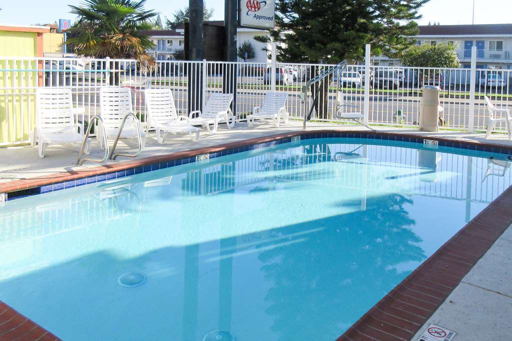 Quality Inn & Suites Sacramento Udogodnienia zdjęcie
